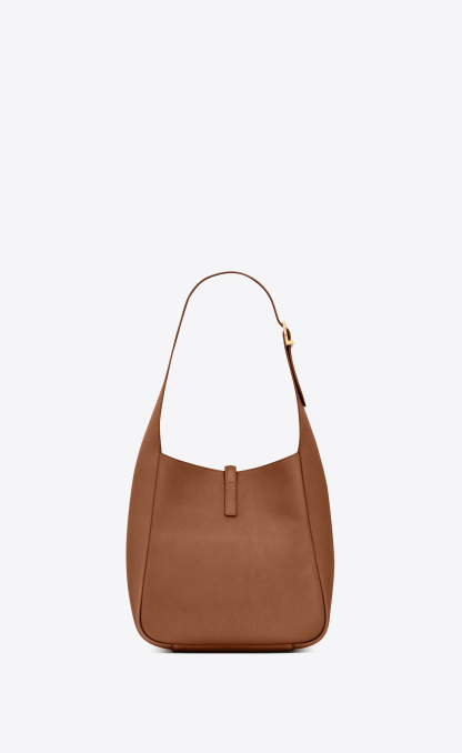 LE 5 À 7 small bag in soft grained leather